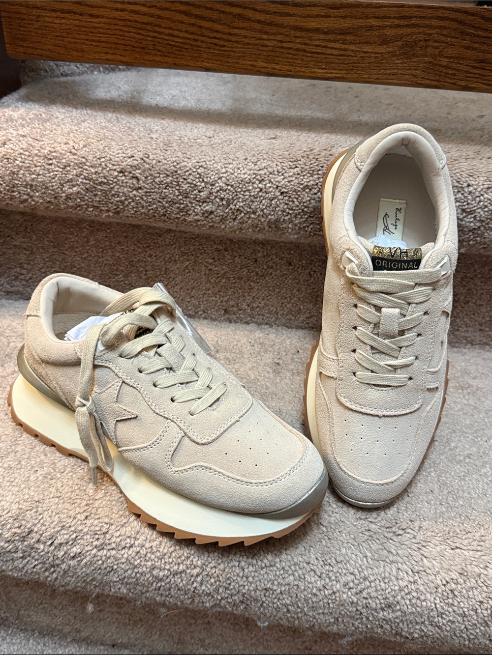 Vintage Havana Beige Suede Platform Sneakers New Size 8
